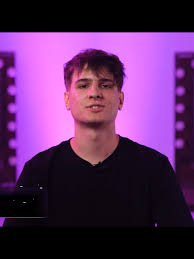 Natan Zgorzyk - banner and influencer on Twitch, what equipment does he have? Natan Zgorzyk - banner and influencer on Twitch, what equipment does he have?